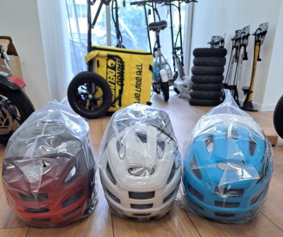 קסדה מלאה לקורקינט או אופניים